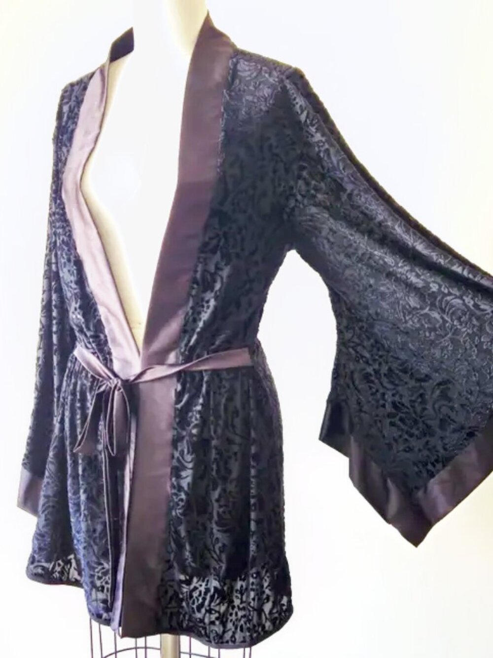 FREDERICK'S Hollywood Burnout Velvet Kimono Wrap Top Robe Bell Sleeves Black XL